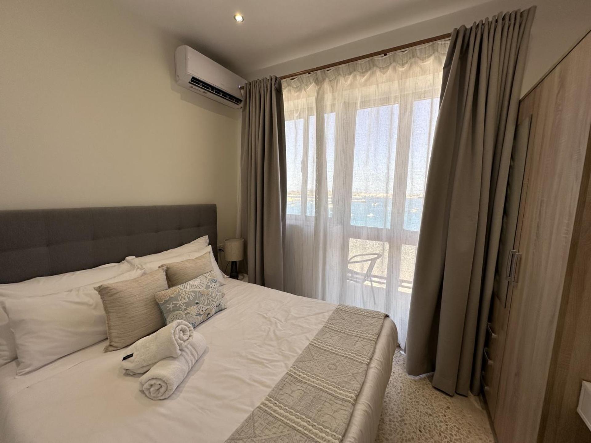 The Beach House Birżebbuġa Kültér fotó